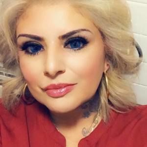 Meet your Posher, Cynthia